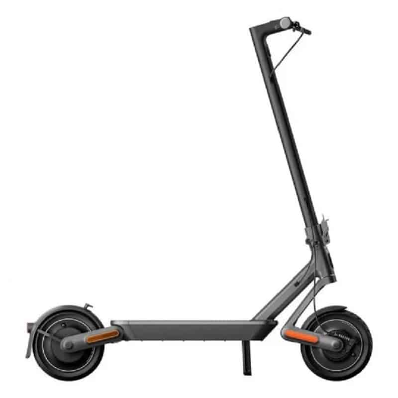 Trotinete Elétrica Xiaomi Electric Scooter 4 Ultra Motor 940W Rodas 10″ 25km/h Autonomia 70km Cinza e Preto