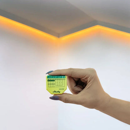 Shelly Plus RGBW PM - Módulo para Fita de Leds WiFi/BT