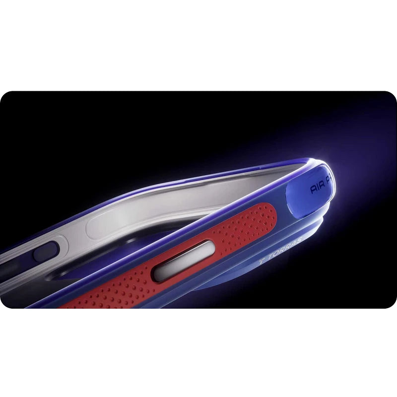 Torras Ostand Q3 Air Football Case Limited iPhone 17 Pro Leão Inglaterra